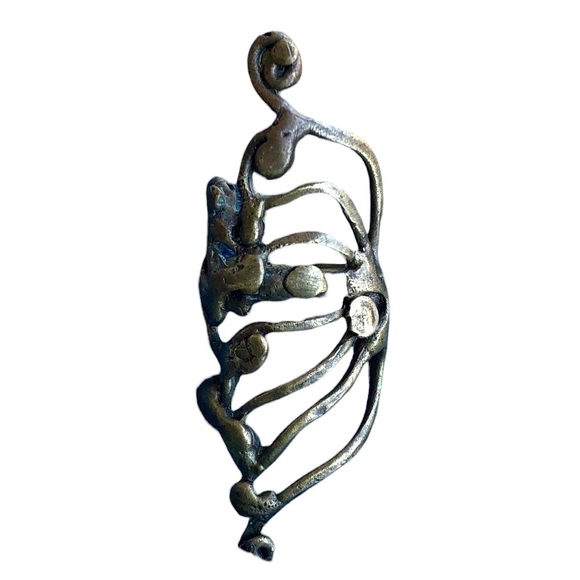 Alkemie Brass butterfly Wing Knuckle ring - Picture 3 of 6